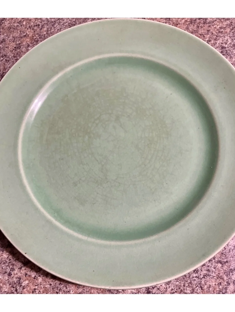 Universal Cambridge Camwood Ivory Green 9” Plate